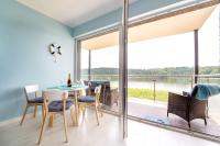Apartment with Lake View