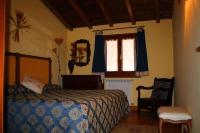 Tweepersoonskamer met 1 of 2 Bedden met Eigen Badkamer en Uitzicht