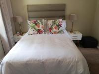 B&B Cape Town - Little Elm Cottage - Bed and Breakfast Cape Town