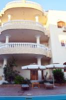 Hermina Guest House - B&B