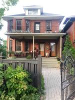 A Hidden Gem Bed and Breakfast - Bed and Breakfast