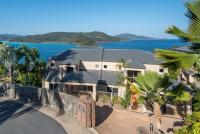 La Bella Waters 1 Wide Reaching Ocean Views And Buggy - B&B Hamilton Island