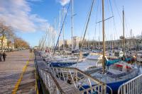 Apartment mit Balkon