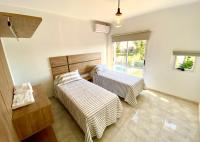 Apartment with Pool View 