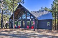 Stylish Broken Bow Cabin with Hot Tub and Fire Pit! - B&B