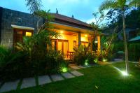 Bungalow with Garden View