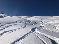 Apartment mit Balkon