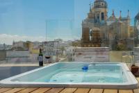 ***** ATTIC WITH IMPRESSIVE VIEWS AND JACUZZI - Ferienwohnung Cádiz