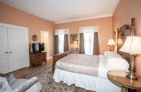 Queen Room (Portrait)
