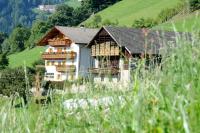 HAUSERHOF Farmhouse with Dolomite View - B&B Villandro