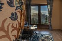 Appartamento con 1 Camera da Letto, Balcone e Vista Montagna 