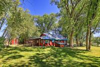 Quiet Durango Farmhouse with Beautiful Yard and Gazebo - Ferienwohnung