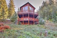 B&B Packwood - Grizzly Tower Packwood Cabin with Forest Views! - Bed and Breakfast Packwood