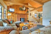 Hot Tub and Deck Big Bear Gem Near Resorts! - B&B