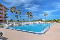 Oceanfront Cocoa Beach Condo with View Walk to Pier - B&B