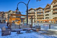 Walk to Ski Shuttle Truckee Condo with Hot Tub - Chambres d’hôtes Truckee