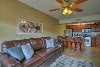 South Sedona Condo with Pool Access - Walk to Shops! - B&B