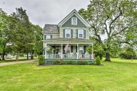 B&B Williamstown (New Jersey) - Pet-Friendly Williamstown Farmhouse by Main Street - Bed and Breakfast Williamstown (New Jersey)