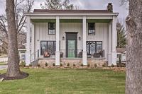 B&B Branson - Downtown Branson Home with Pool Mins to The Landing! - Bed and Breakfast Branson