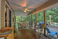 1 Mi to Lake Wallenpaupack Pocono Mountain Home! - Bed and Breakfast Greentown