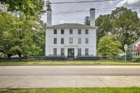 Elegant Norwich House with Billiards Room and Ballroom - Chambres d’hôtes