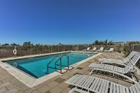 B&B Pensacola - Sunny Perdido Key Townhome with Deck Walk to Beach! - Bed and Breakfast Pensacola