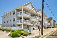 Condo with Deck Walk to Beach and Convention Center! - B&B