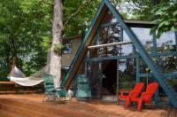 Dock and Resort Perks Quiet Lakefront Cottage - Chambres d’hôtes Innsbrook