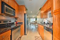 Steps to Pool and Ocean! Coastal Gem in Galveston - B&B Galveston