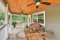 Crystal River Cottage on 1 Acre with Deck and Porch! - B&B