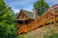 Inviting Sevierville Cabin with Deck and Hot Tub! - Ferienwohnung