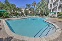 Family Beach Retreat w/ Pool & Views in Galveston - Chambres d'hôtes Galveston