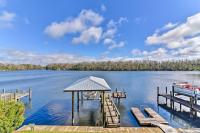 B&B Homosassa - Riverfront Homosassa Retreat with Kayak and Boat Dock! - Bed and Breakfast Homosassa