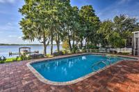 B&B Winter Haven - Waterfront Winter Haven Home with Dock and Hot Tub! - Bed and Breakfast Winter Haven