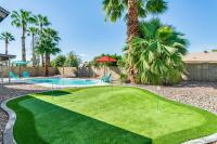 Modern Scottsdale Getaway with Pool and Putting Green! - Ferienwohnung