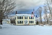 Historic Bradford Home - 8 Mi to Mount Sunapee! - Bed and Breakfast