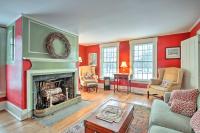 Historic Bradford Home - 8 Mi to Mount Sunapee! - B&B Bradford