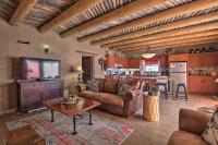 El Prado Adobe Home Courtyard with Mountain Views! - B&B