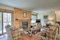 Riverfront Lincoln Condo with Patio and Pool Access! - B&B