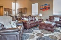 Upscale Moab Home with Red Rock Views and Hot Tub - Chambres d’hôtes Moab