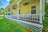 B&B Warrensburg - Beautiful Home Rental with Deck, 6 Mi to Lake George - Bed and Breakfast Warrensburg