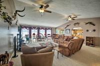 B&B Golden - Pet-Friendly, Lakefront Home in Golden with Patio! - Bed and Breakfast Golden