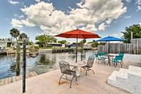 B&B Bradenton - Canalfront Bradenton Home with Dock and Pool! - Bed and Breakfast Bradenton