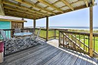 B&B Galveston - Galveston Beach House with Private Deck and Gulf Views - Bed and Breakfast Galveston