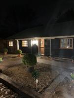 Cheesemans Farm Stables - B&B Manston
