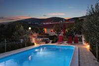 Olive tree holiday home near Trogir and Split - B&B Kastel Stafilic