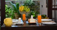 VIEW guesthouse & bistro at goyambokka - B&B