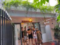 B&B Qui Nhon - The Quy Nhon Beach House with a Garden - Bed and Breakfast Qui Nhon