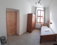 Camera Singola con Doccia e Servizi Igienici in Comune