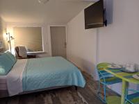 Cottage 4 - Compact Studio with Kitchenette and Small Deck